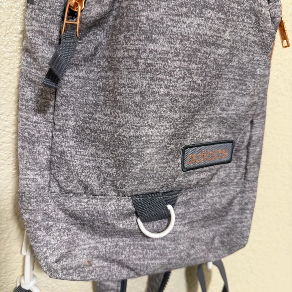 adidas Women's Essentials Convertible‎ Crossbody Sling Bag - Picture 4 of 9